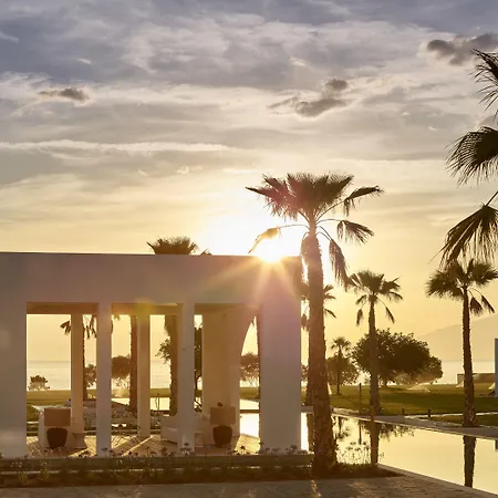 ホテル Grecotel Casa Marron